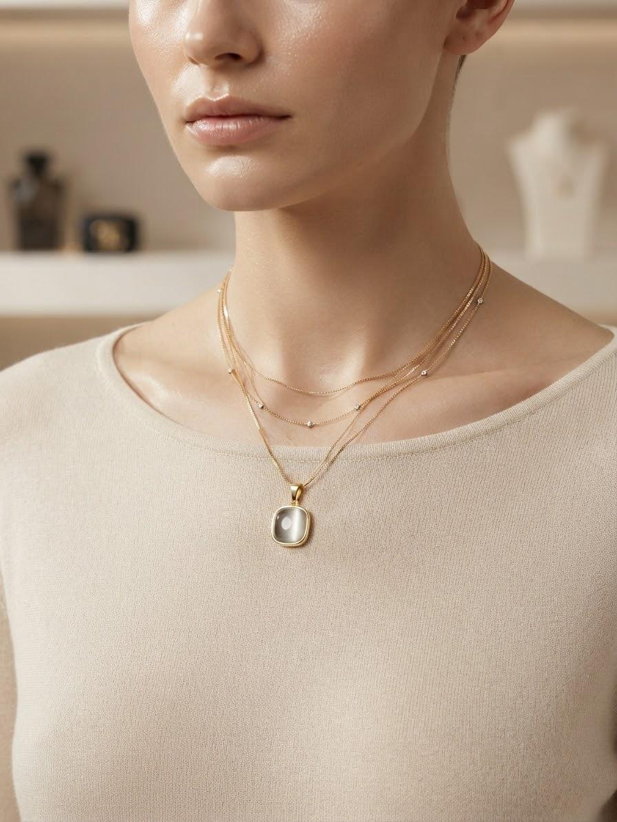 White pearl necklace