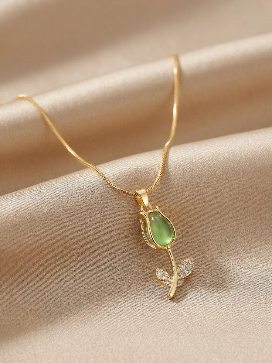 Tulip light green necklace