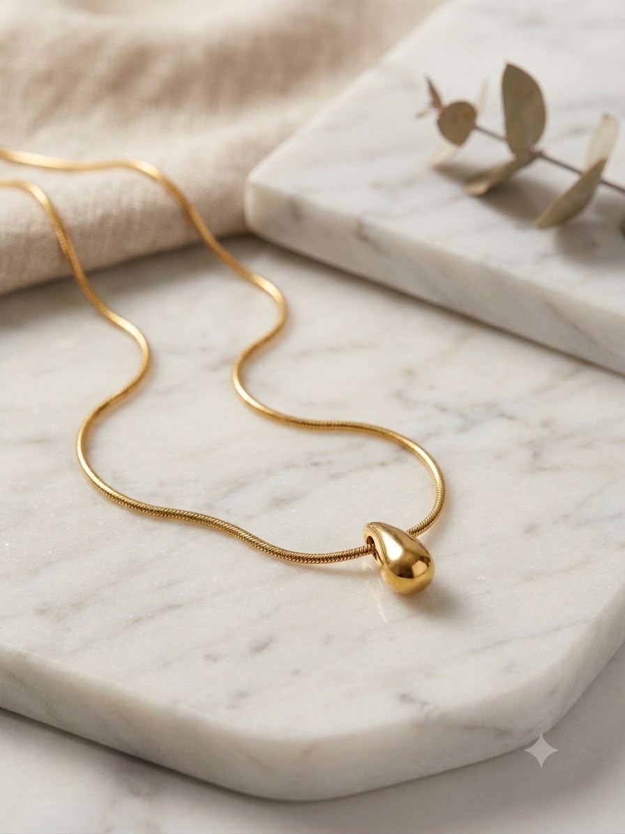 Minimal Gold Teardrop Necklace